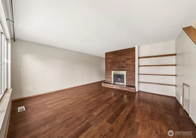 Photo 3 of Sale Pending at 5907 Sw To 5909 111th #07-09, Lakewood, WA 98499 | MLS# NWM2503329 | Listing updated on 2026-09-25