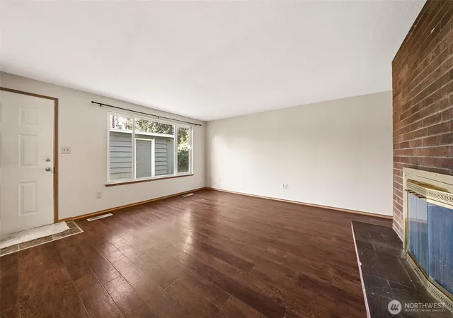 Photo 3 of Sale Pending at 5907 SW To 5909 111th #07-09, Lakewood, WA 98499 | MLS# NWM2503329 | Listing updated on 2026-09-25