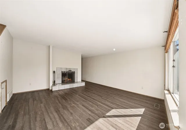Photo 4 of Sale Pending at 5907 SW To 5909 111th #07-09, Lakewood, WA 98499 | MLS# NWM2503329 | Listing updated on 2026-09-25