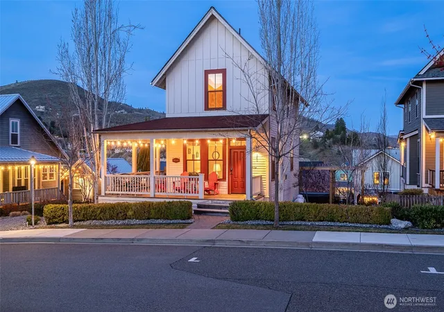 Photo 1 of Single family home for sale at 540 Porcupine Ln, Chelan, WA 98816 | MLS# NWM2503730 | Listing updated on 2026-09-21