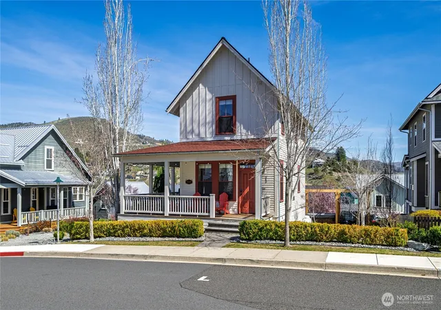 Photo 3 of Single family home for sale at 540 Porcupine Ln, Chelan, WA 98816 | MLS# NWM2503730 | Listing updated on 2026-09-21