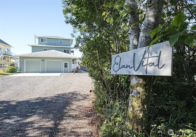 Photo 4 of Single family home for sale at 27 Ocean Ln, Copalis Beach, WA 98535 | MLS# NWM2503737 | Listing updated on 2026-09-21