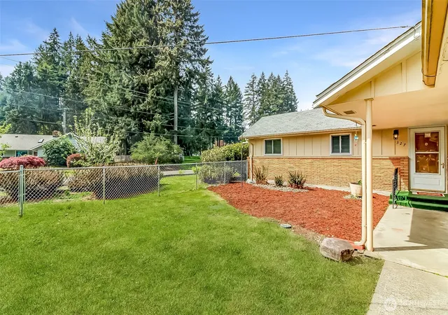 Photo 4 of Single family home for sale at 327 Logger Ct SE, Lacey, WA 98503 | MLS# NWM2504032 | Listing updated on 2026-09-21