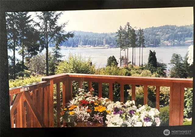 Photo 3 of Sale Pending at 6625 Cromwell Beach Dr NW, Gig Harbor, WA 98335 | MLS# NWM2504064 | Listing updated on 2026-09-25