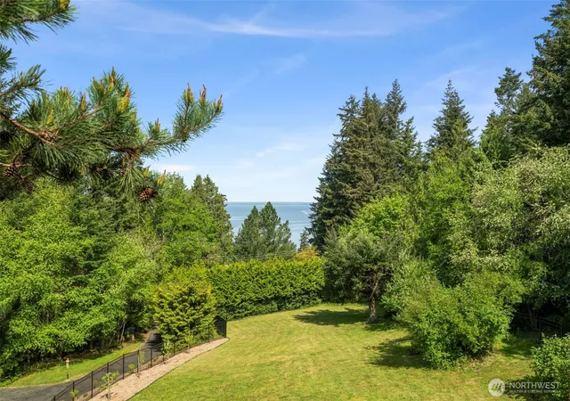 Photo 3 of Sale Pending at 532 Whitecap Rd, Bellingham, WA 98229 | MLS# NWM2504303 | Listing updated on 2026-09-25