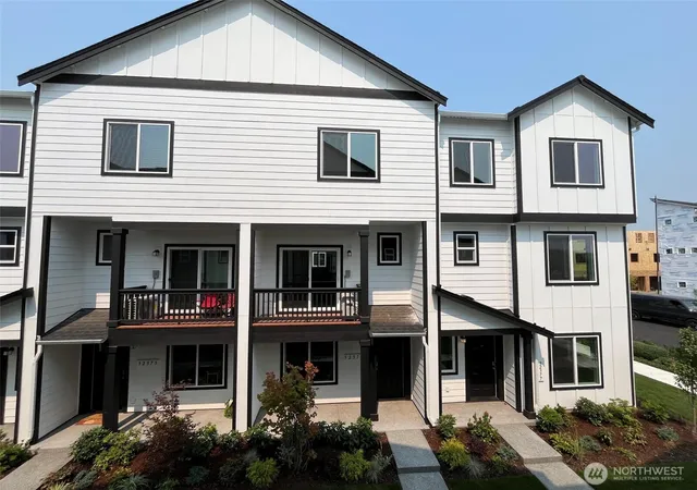 Photo 1 of Single family home for sale at 32375 Anchor Ave Se, Black Diamond, WA 98010 | MLS# NWM2504794 | Listing updated on 2026-09-29