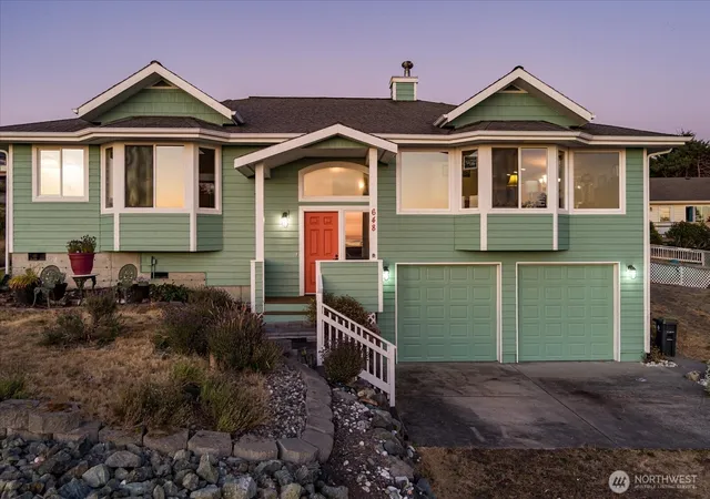 Photo 3 of Single family home for sale at 648 Hacienda Dr, Coupeville, WA 98239 | MLS# NWM2505312 | Listing updated on 2026-09-21