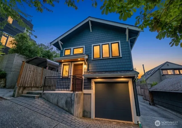 Photo 3 of Sale Pending at 2708 1st Avenue W, Seattle, WA 98119 | MLS# NWM2506921 | Listing updated on 2026-10-02