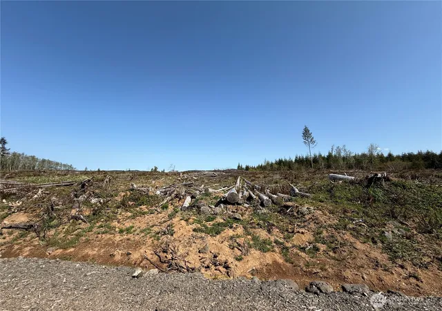 Photo 2 of Sale Pending at 7 Xx Centralia Alpha Rd, Chehalis, WA 98532 | MLS# NWM2506980 | Listing updated on 2026-09-14