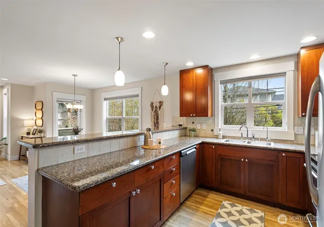 Photo 1 of Townhouse for sale at 9501 Interlake Ave N, Seattle, WA 98103 | MLS# NWM2507226 | Listing updated on 2026-09-21