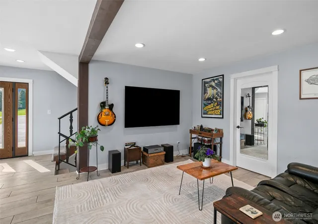 Photo 3 of Single family home for sale at 10285 Ski Hl Dr, Leavenworth, WA 98826 | MLS# NWM2507268 | Listing updated on 2026-09-21