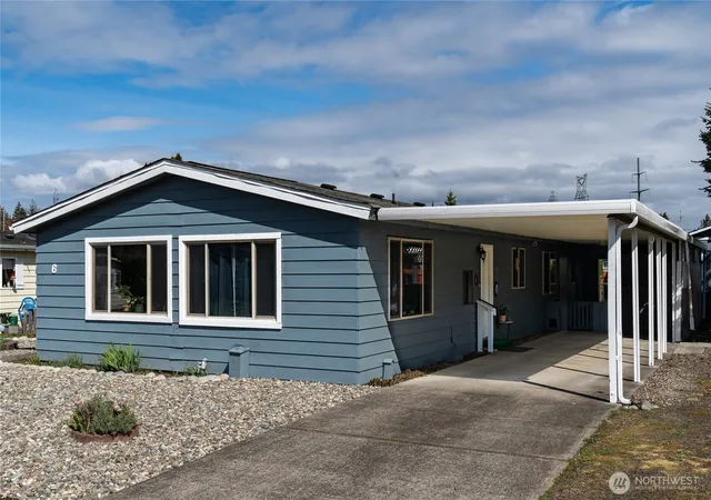 Photo 3 of Manufactured home for sale at 6 Donder Rd, Shelton, WA 98584 | MLS# NWM2507426 | Listing updated on 2026-09-21