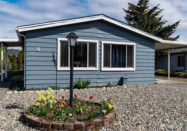 Photo 3 of Manufactured home for sale at 6 Donder Rd, Shelton, WA 98584 | MLS# NWM2507426 | Listing updated on 2026-09-21