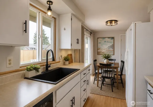 Photo 3 of Single family home for sale at 908 South 20th, Mount Vernon, WA 98274 | MLS# NWM2507881 | Listing updated on 2026-09-21