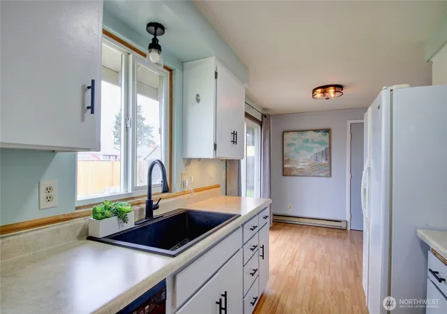 Photo 4 of Single family home for sale at 908 South 20th, Mount Vernon, WA 98274 | MLS# NWM2507881 | Listing updated on 2026-09-21