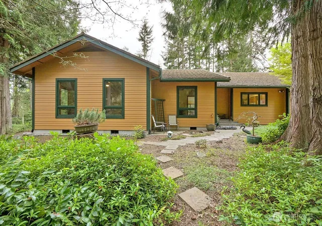 Photo 1 of Sale Pending at 33 Westridge Ct, Port Townsend, WA 98368 | MLS# NWM2508872 | Listing updated on 2026-09-25