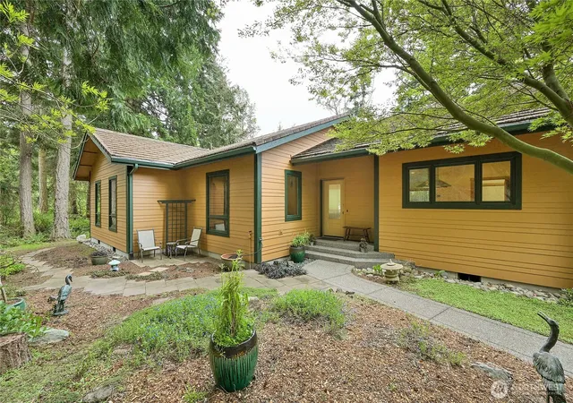 Photo 2 of Sale Pending at 33 Westridge Ct, Port Townsend, WA 98368 | MLS# NWM2508872 | Listing updated on 2026-09-25