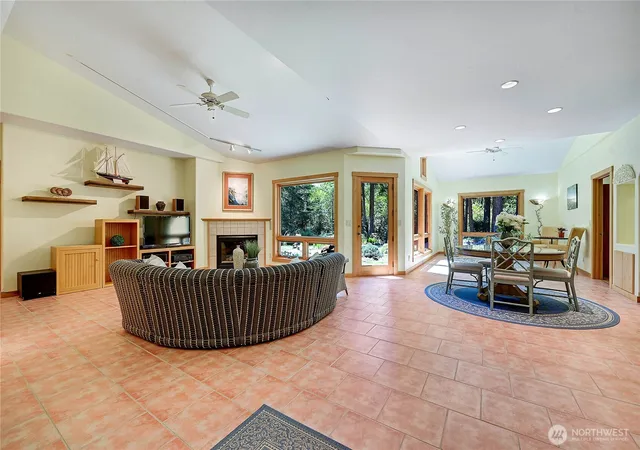 Photo 3 of Sale Pending at 33 Westridge Ct, Port Townsend, WA 98368 | MLS# NWM2508872 | Listing updated on 2026-09-25