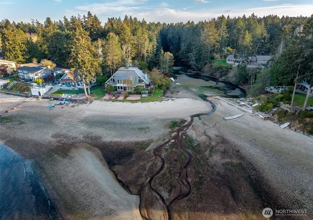 Photo 4 of Single family home for sale at 1105 14th Avenue, Fox Island, WA 98333 | MLS# NWM2509376 | Listing updated on 2026-09-21