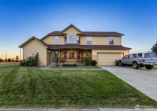 Photo 1 of Sale Pending at 1716 S Legend Ln, Moses Lake, WA 98837 | MLS# NWM2509499 | Listing updated on 2026-09-27