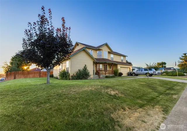 Photo 4 of Sale Pending at 1716 S Legend Ln, Moses Lake, WA 98837 | MLS# NWM2509499 | Listing updated on 2026-09-27