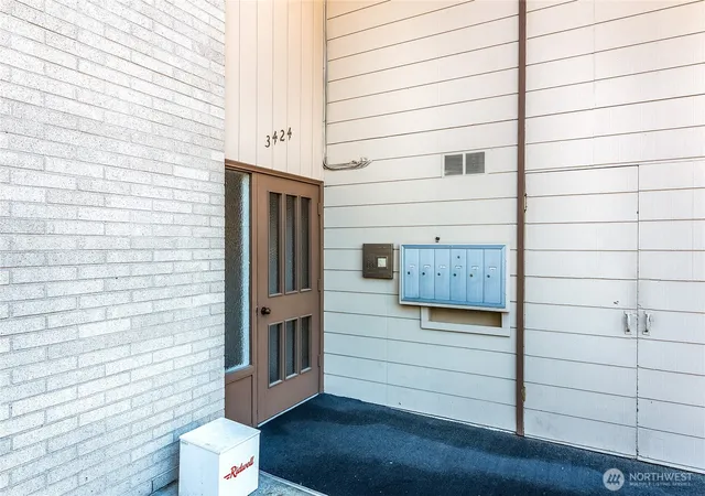 Photo 3 of Sale Pending at 3424 25th Avenue W #201, Seattle, WA 98199 | MLS# NWM2509634 | Listing updated on 2026-09-21