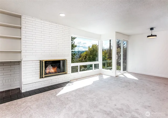 Photo 4 of Sale Pending at 3424 25th Avenue W #201, Seattle, WA 98199 | MLS# NWM2509634 | Listing updated on 2026-09-21