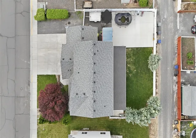 Photo 3 of Sale Pending at 802 Willow Ave Ne, Quincy, WA 98848 | MLS# NWM2510022 | Listing updated on 2026-09-25