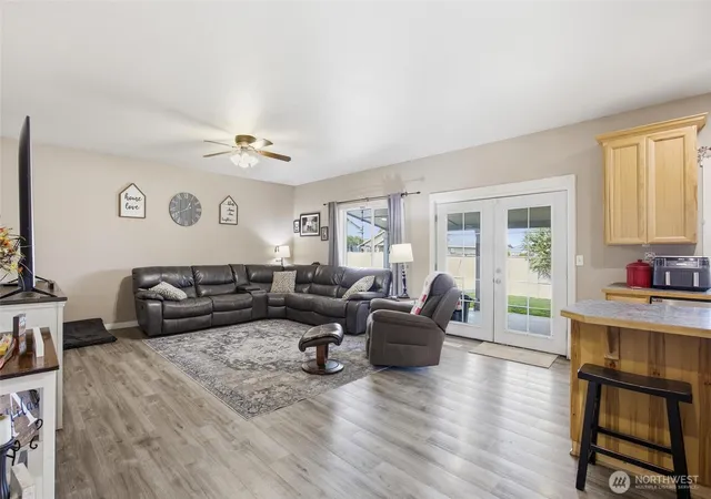 Photo 3 of Sale Pending at 802 Willow Ave NE, Quincy, WA 98848 | MLS# NWM2510022 | Listing updated on 2026-09-25