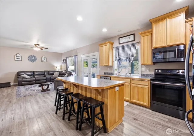 Photo 4 of Sale Pending at 802 Willow Ave NE, Quincy, WA 98848 | MLS# NWM2510022 | Listing updated on 2026-09-25