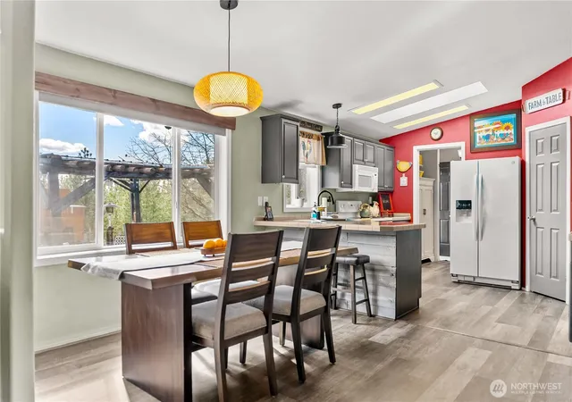 Photo 4 of Sale Pending at 24 Look Out Trl, Riverside, WA 98849 | MLS# NWM2510899 | Listing updated on 2026-09-25