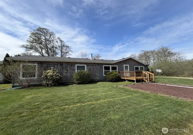 Photo 3 of Single family home for sale at 305 Godsey Ln, Long Beach, WA 98631 | MLS# NWM2511197 | Listing updated on 2026-09-21