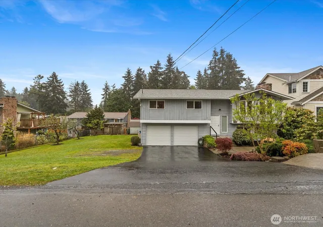 Photo 3 of Single family home for sale at 22427 82nd Avenue W, Edmonds, WA 98026 | MLS# NWM2512108 | Listing updated on 2026-09-21