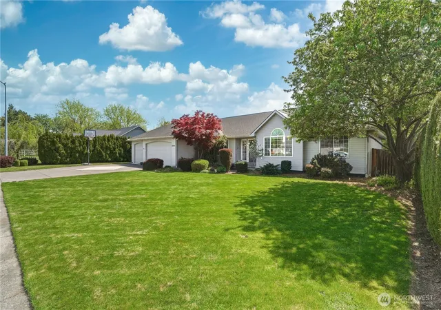 Photo 2 of Sale Pending at 2040 Wallace St, Walla Walla, WA 99362 | MLS# NWM2512162 | Listing updated on 2026-09-25