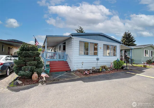 Photo 1 of Manufactured home for sale at 2424 Nightingale Ln, Kelso, WA 98626 | MLS# NWM2512493 | Listing updated on 2026-09-23