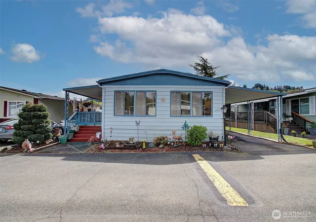 Photo 2 of Manufactured home for sale at 2424 Nightingale Ln, Kelso, WA 98626 | MLS# NWM2512493 | Listing updated on 2026-09-23