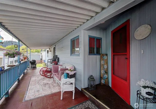 Photo 3 of Manufactured home for sale at 2424 Nightingale Ln, Kelso, WA 98626 | MLS# NWM2512493 | Listing updated on 2026-09-23