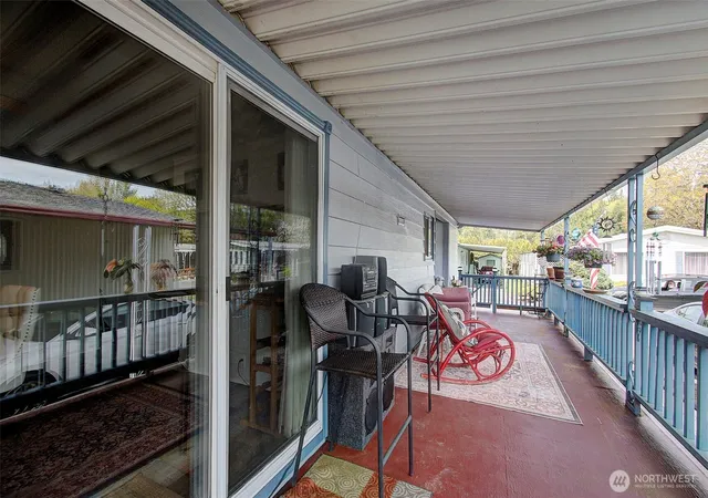Photo 4 of Manufactured home for sale at 2424 Nightingale Ln, Kelso, WA 98626 | MLS# NWM2512493 | Listing updated on 2026-09-23