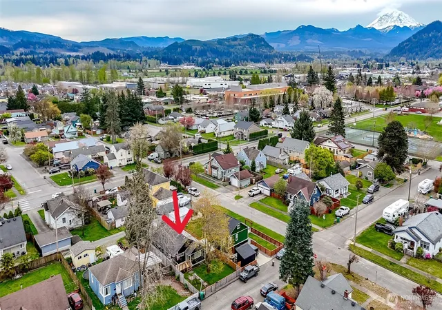 Photo 2 of Sale Pending at 3015 Fredrickson St, Enumclaw, WA 98022 | MLS# NWM2512648 | Listing updated on 2026-09-25