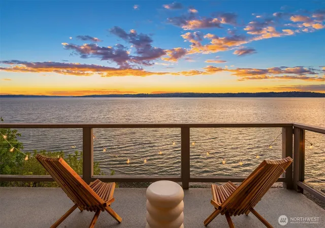 Photo 2 of Single family home for sale at 10835 Arroyo Beach Pl Sw, Seattle, WA 98146 | MLS# NWM2512668 | Listing updated on 2026-09-21
