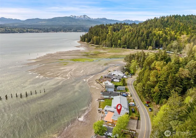Photo 4 of Sale Pending at 18651 NE N Shore Rd, Tahuya, WA 98588 | MLS# NWM2512818 | Listing updated on 2026-09-30