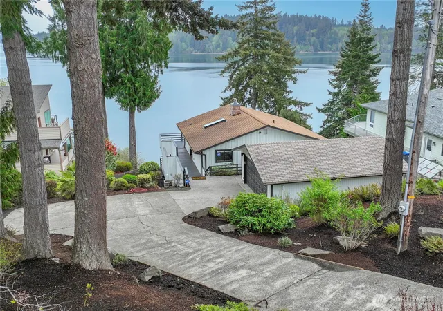 Photo 4 of Single family home for sale at 461 SE Kamilche Shrs Rd, Shelton, WA 98584 | MLS# NWM2512999 | Listing updated on 2026-09-29