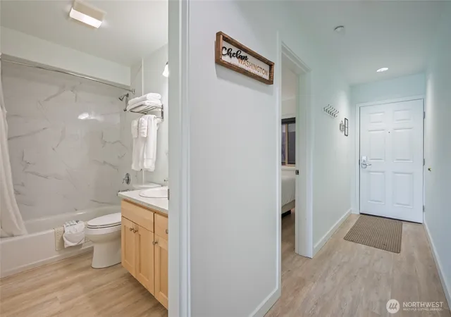 Photo 4 of Condo for sale at 322 W Woodin Ave #526, Chelan, WA 98816 | MLS# NWM2513404 | Listing updated on 2026-09-21