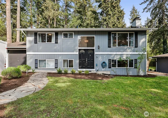 Photo 2 of Single family home for sale at 20917 22nd Avenue W, Lynnwood, WA 98036 | MLS# NWM2514142 | Listing updated on 2026-09-21