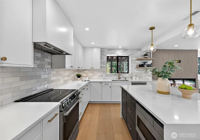 Photo 3 of Single family home for sale at 111 Point Fosdick Cir NW, Gig Harbor, WA 98335 | MLS# NWM2514585 | Listing updated on 2026-09-21