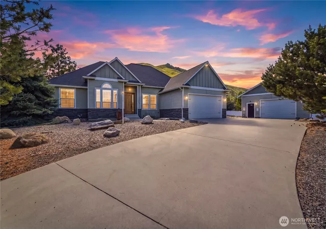 Photo 1 of Single family home for sale at 308 Kray Ike Ct, Wenatchee, WA 98801 | MLS# NWM2514619 | Listing updated on 2026-09-21