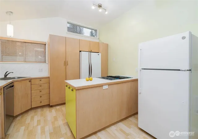 Photo 3 of Single family home for sale at 311 NE 95th Street, Seattle, WA 98115 | MLS# NWM2515139 | Listing updated on 2026-09-21