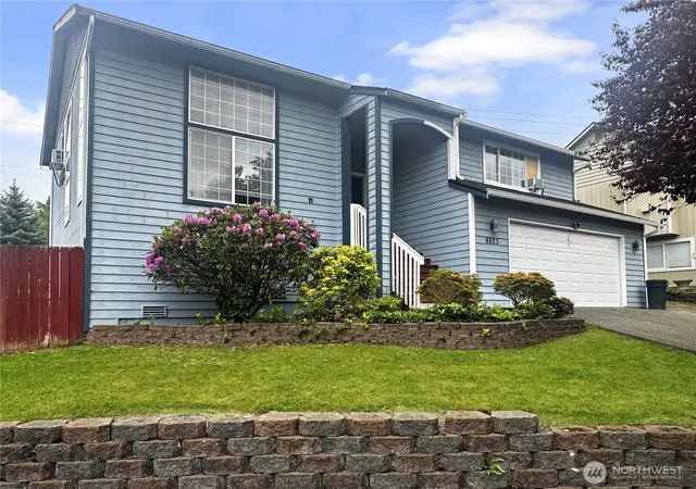 Photo 1 of Sale Pending at 8823 W Mall Dr, Everett, WA 98208 | MLS# NWM2515504 | Listing updated on 2026-09-28