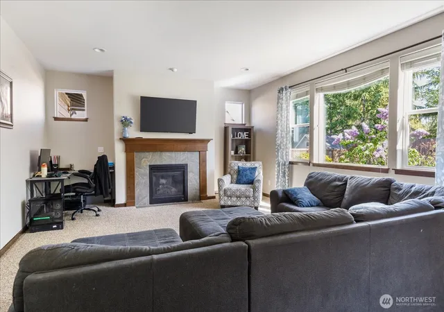 Photo 4 of Sale Pending at 2837 SW Fairway Point Dr, Oak Harbor, WA 98277 | MLS# NWM2515788 | Listing updated on 2026-10-01