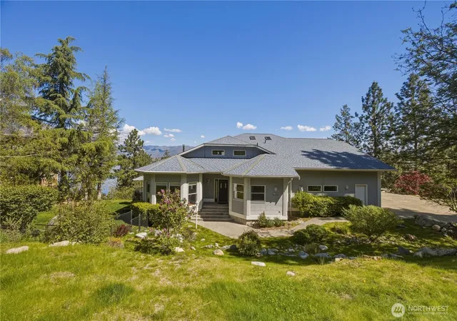 Photo 3 of Sale Pending at 7420 Navarre Dr, Chelan, WA 98816 | MLS# NWM2515949 | Listing updated on 2026-09-25
